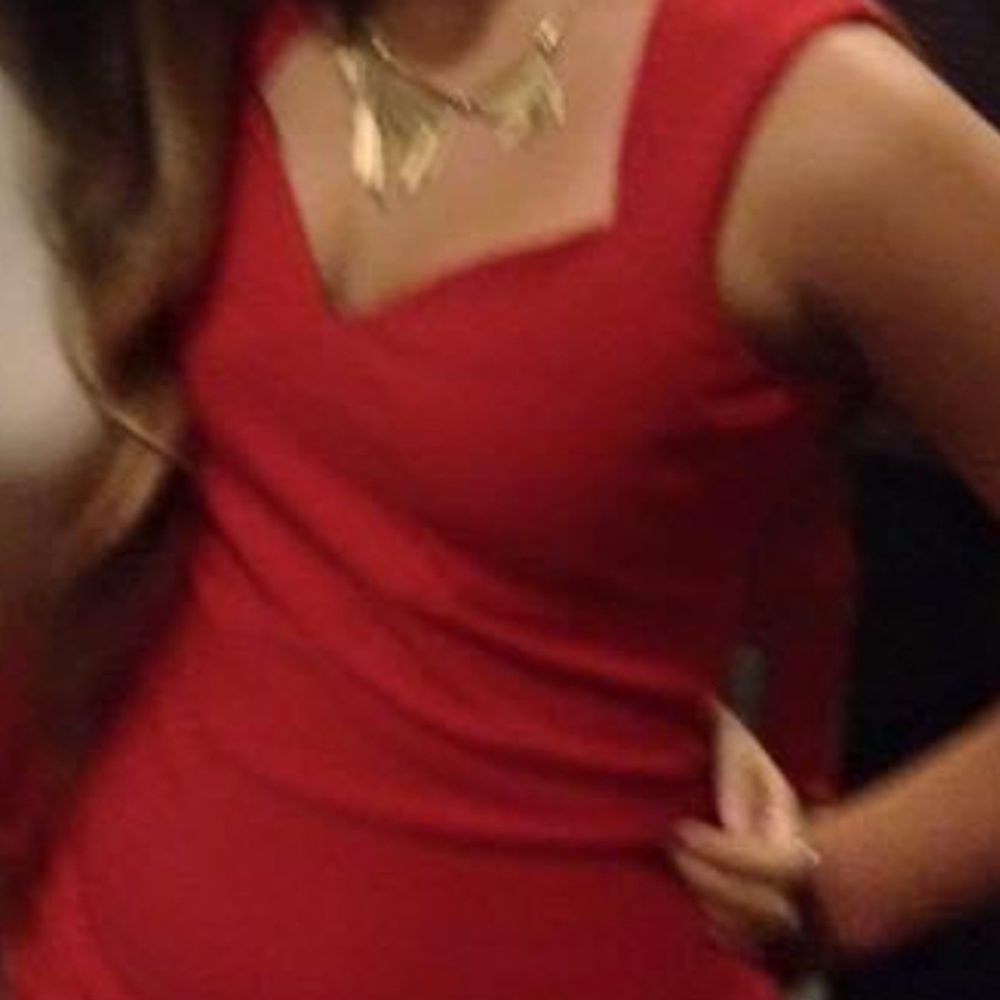 GUESS Sexy Red Dress - Picture 10 of 12